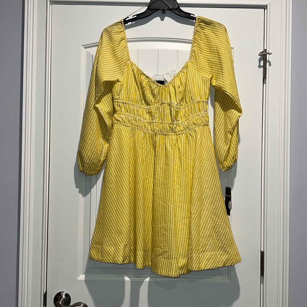 Women’s NWT Beautiful Long sleeve dress